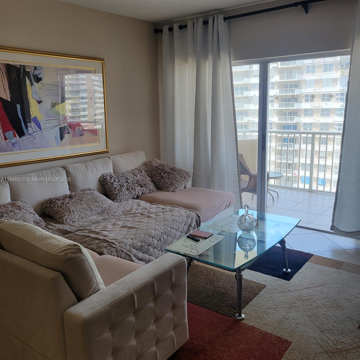See details 12B 1 / 2 870 sq. ft. $ 2025-07-23 0 Photo