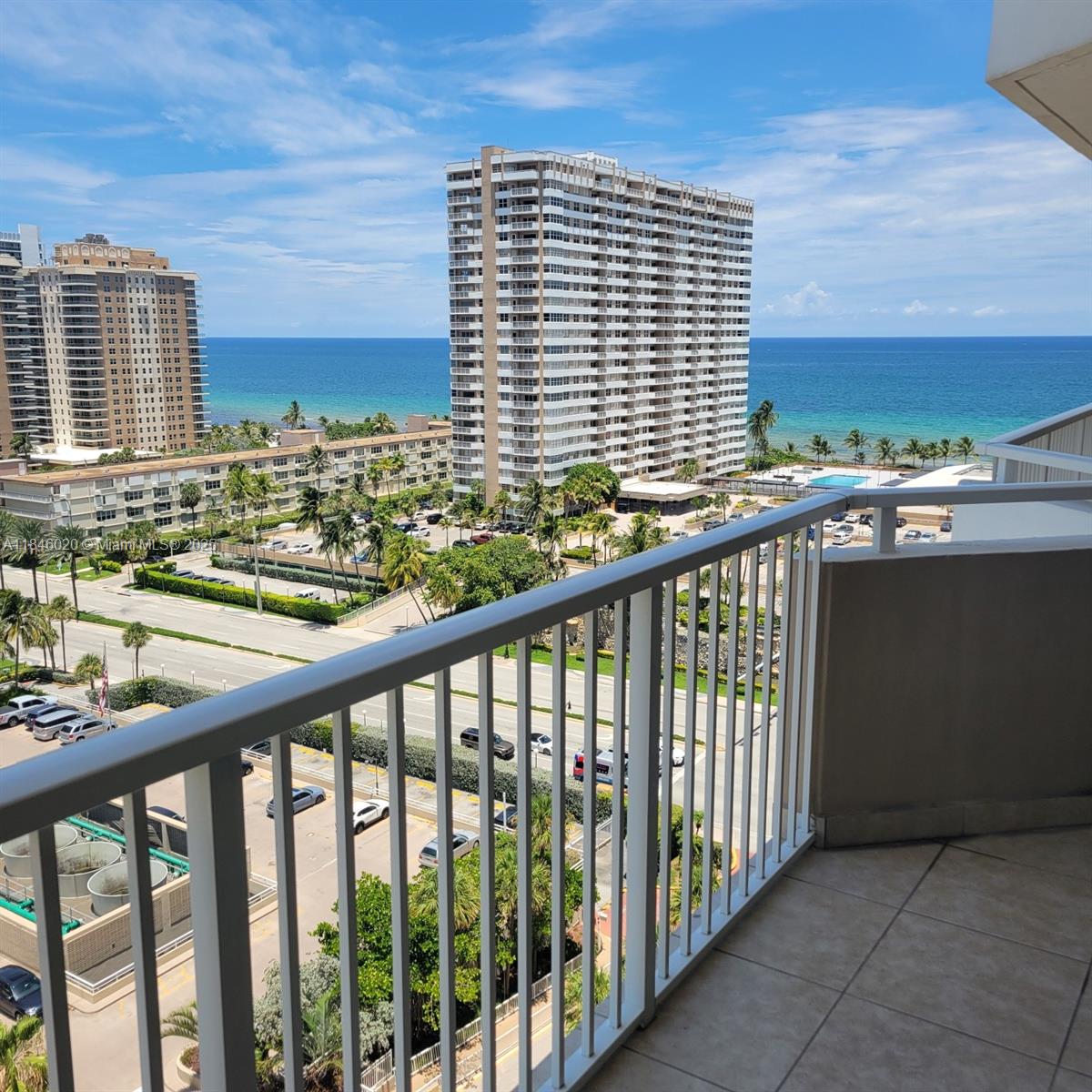 See details 12B 1 / 2 870 sq. ft. $ 2025-07-23 0 Photo