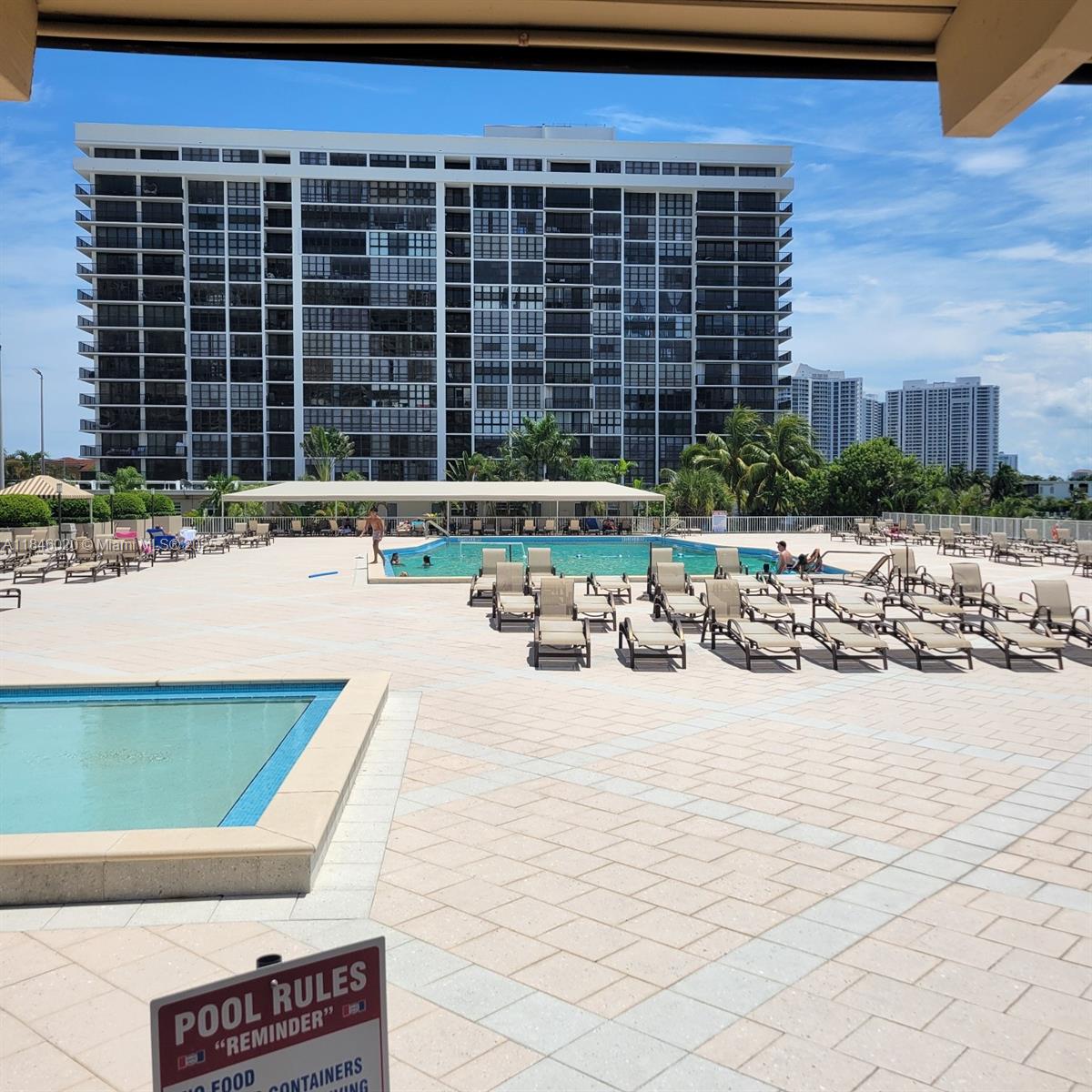 See details 12B 1 / 2 870 sq. ft. $ 2025-07-23 0 Photo