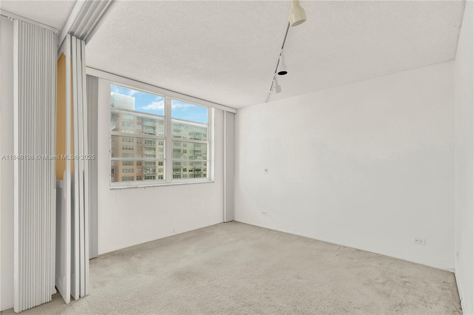 See details 1709 2 / 2 1087 sq. ft. $ 2025-07-24 0 Photo