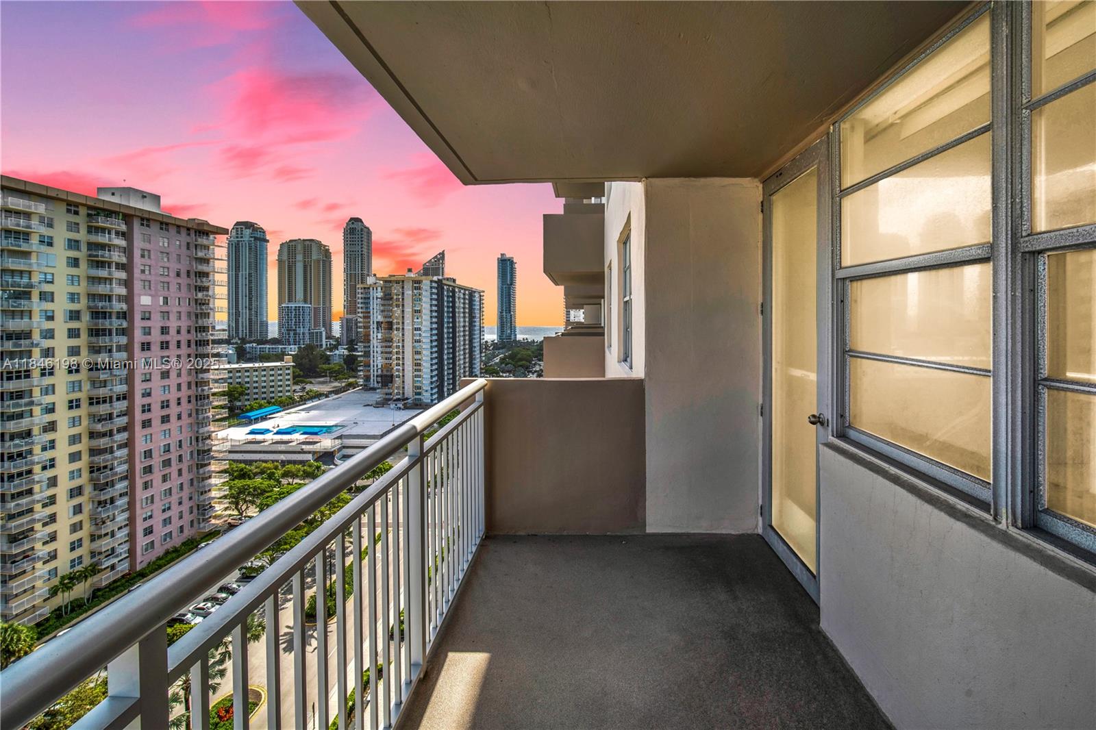 See details 1709 2 / 2 1087 sq. ft. $ 2025-07-24 0 Photo