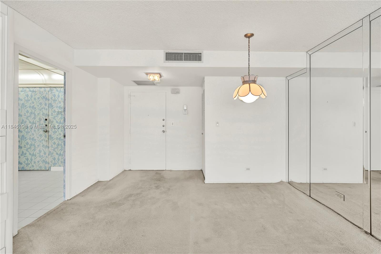 See details 1709 2 / 2 1087 sq. ft. $ 2025-07-24 0 Photo