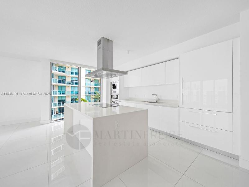Ver detalles 4-701 3 / 4 1892 sq. ft. $ 2025-07-24 0 foto
