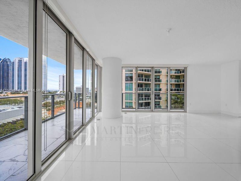 Ver detalles 4-701 3 / 4 1892 sq. ft. $ 2025-07-24 0 foto