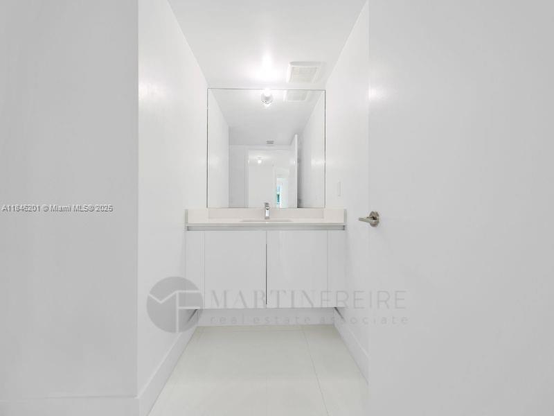 Ver detalles 4-701 3 / 4 1892 sq. ft. $ 2025-07-24 0 foto