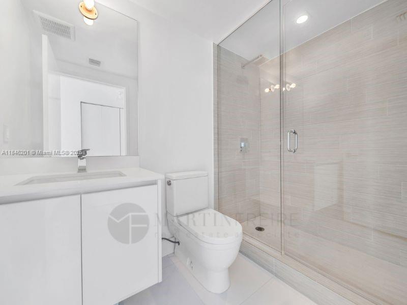 Ver detalles 4-701 3 / 4 1892 sq. ft. $ 2025-07-24 0 foto