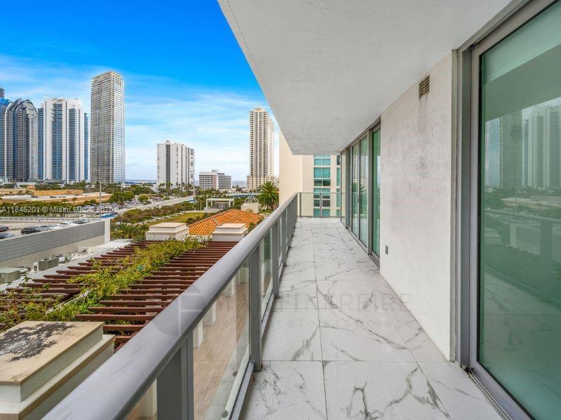 Ver detalles 4-701 3 / 4 1892 sq. ft. $ 2025-07-24 0 foto