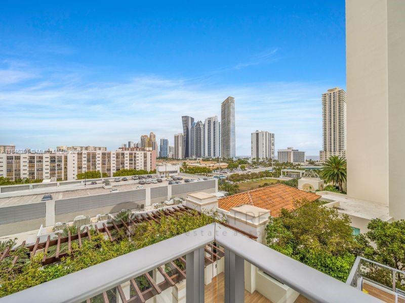 Ver detalles 4-701 3 / 4 1892 sq. ft. $ 2025-07-24 0 foto