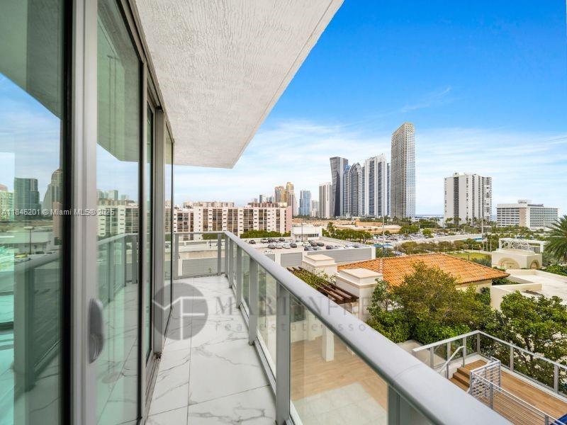 Ver detalles 4-701 3 / 4 1892 sq. ft. $ 2025-07-24 0 foto