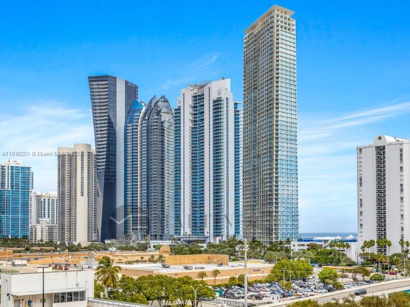 Ver detalles 4-701 3 / 4 1892 sq. ft. $ 2025-07-24 0 foto