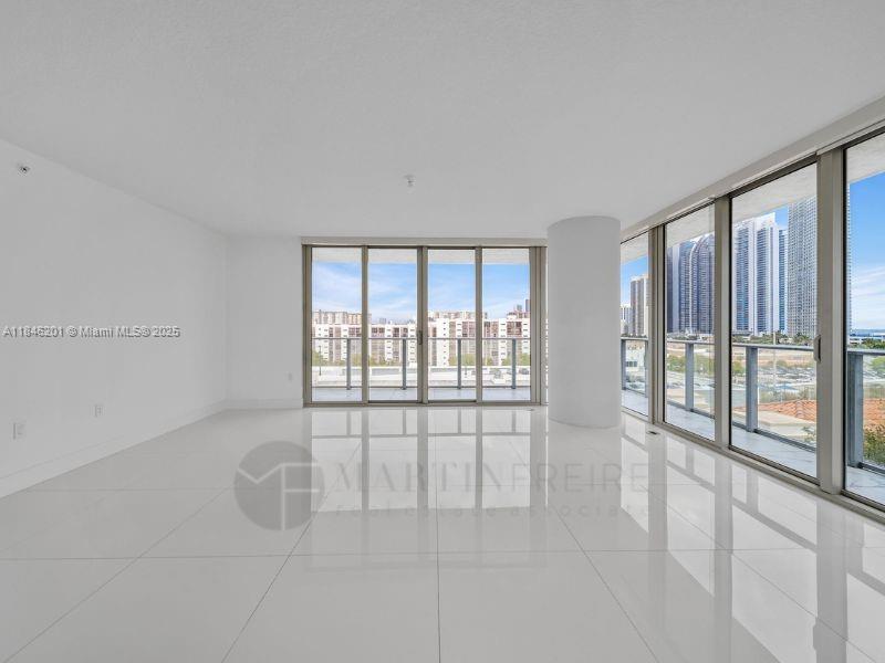Ver detalles 4-701 3 / 4 1892 sq. ft. $ 2025-07-24 0 foto