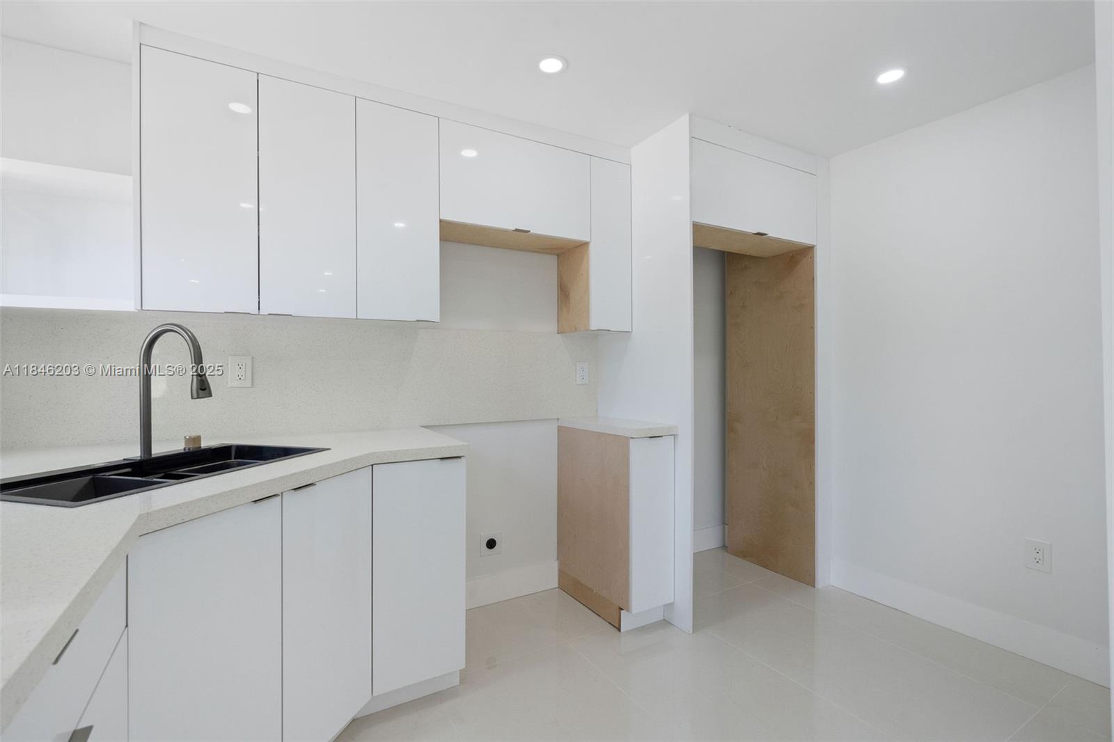 See details / 1340 sq. ft. $ 2025-07-24 0 Photo