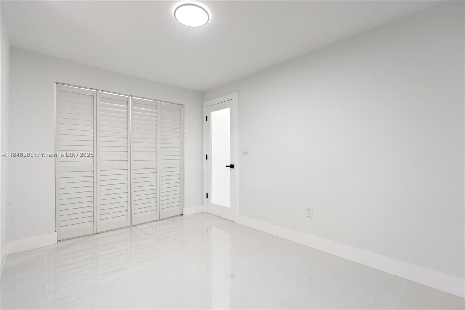 See details / 1340 sq. ft. $ 2025-07-24 0 Photo