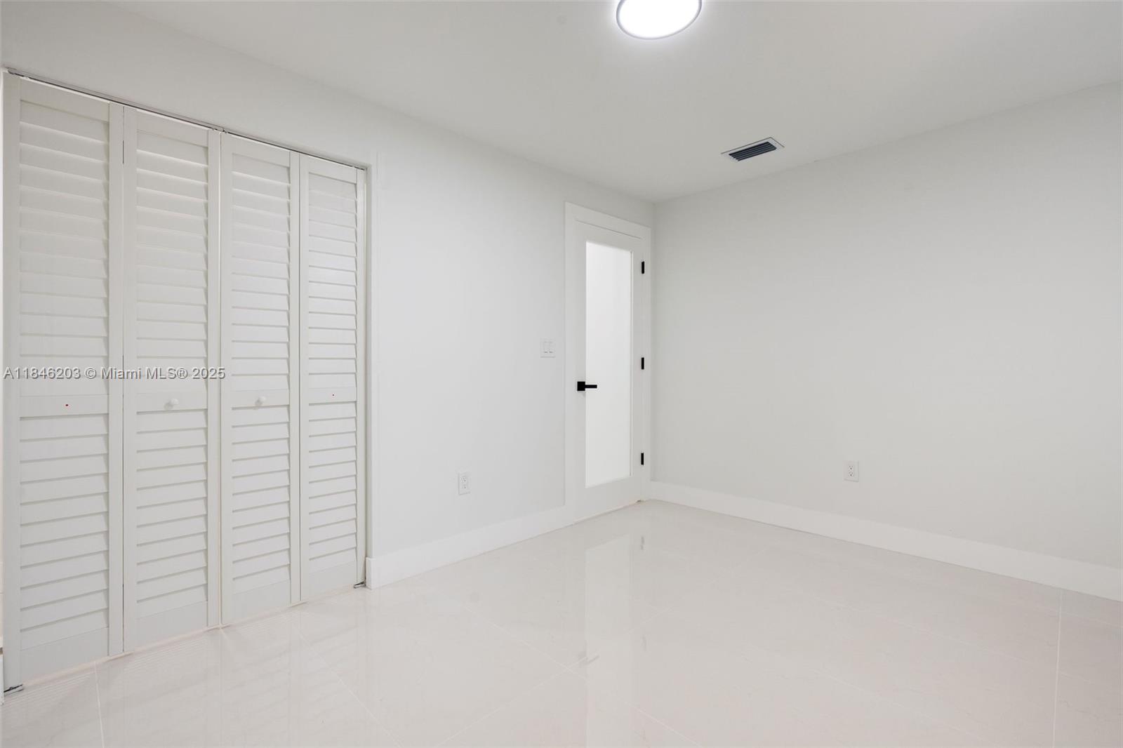 See details / 1340 sq. ft. $ 2025-07-24 0 Photo