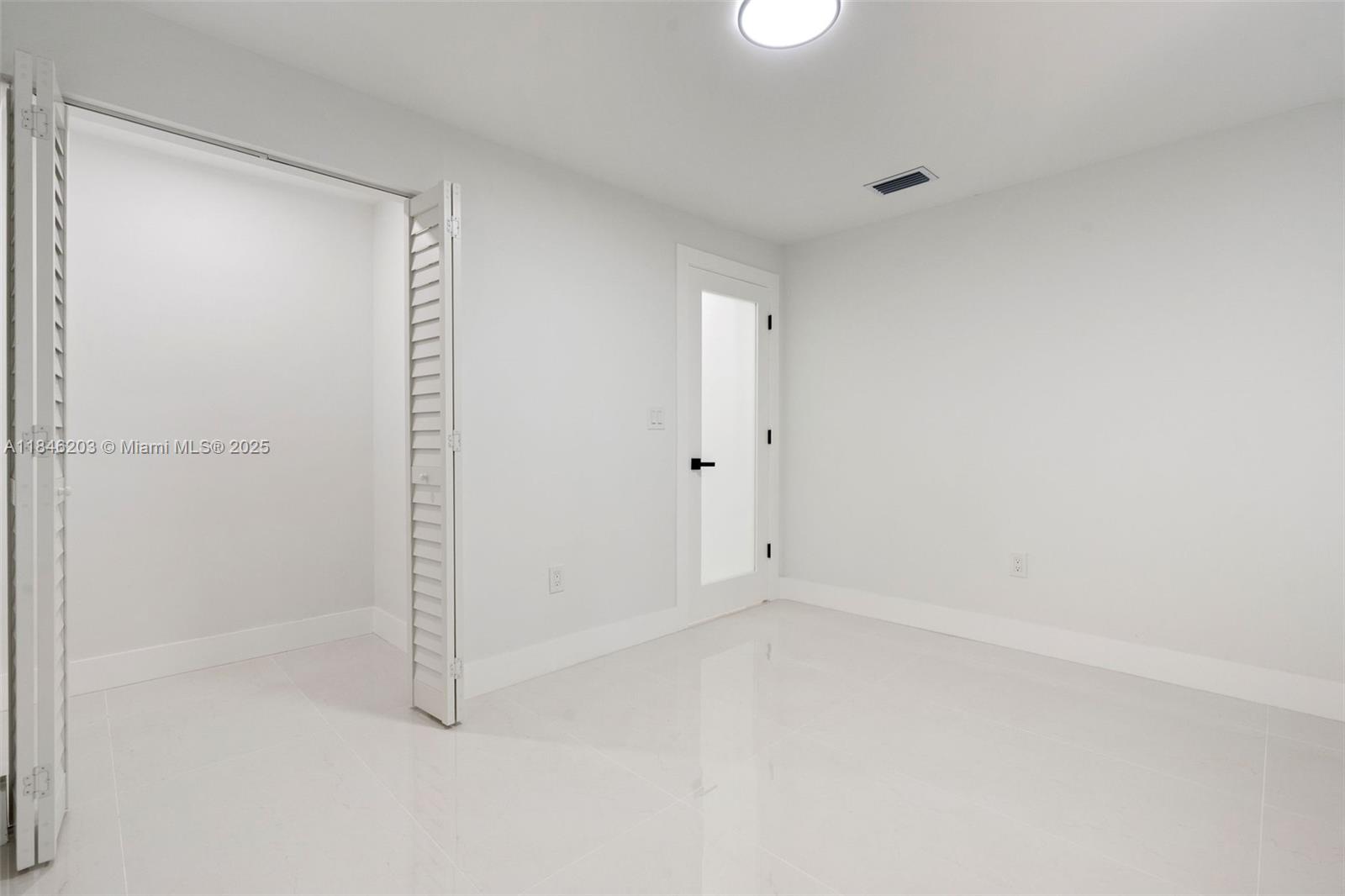 See details / 1340 sq. ft. $ 2025-07-24 0 Photo