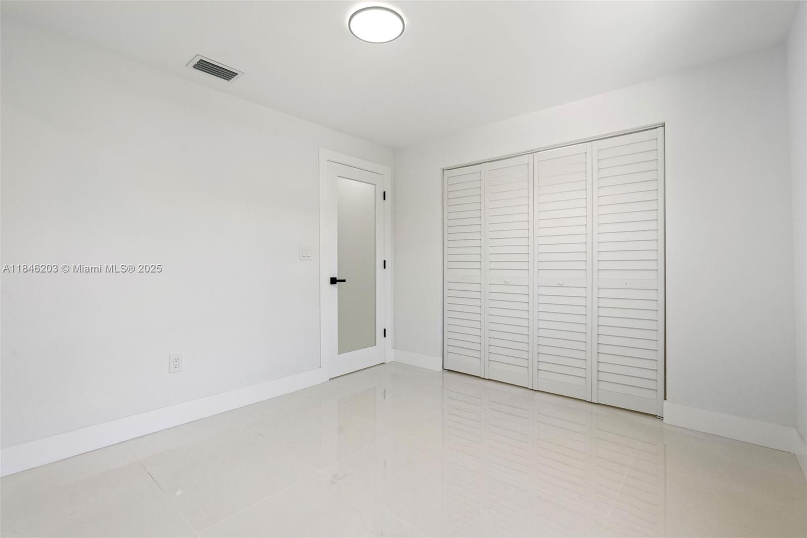See details / 1340 sq. ft. $ 2025-07-24 0 Photo