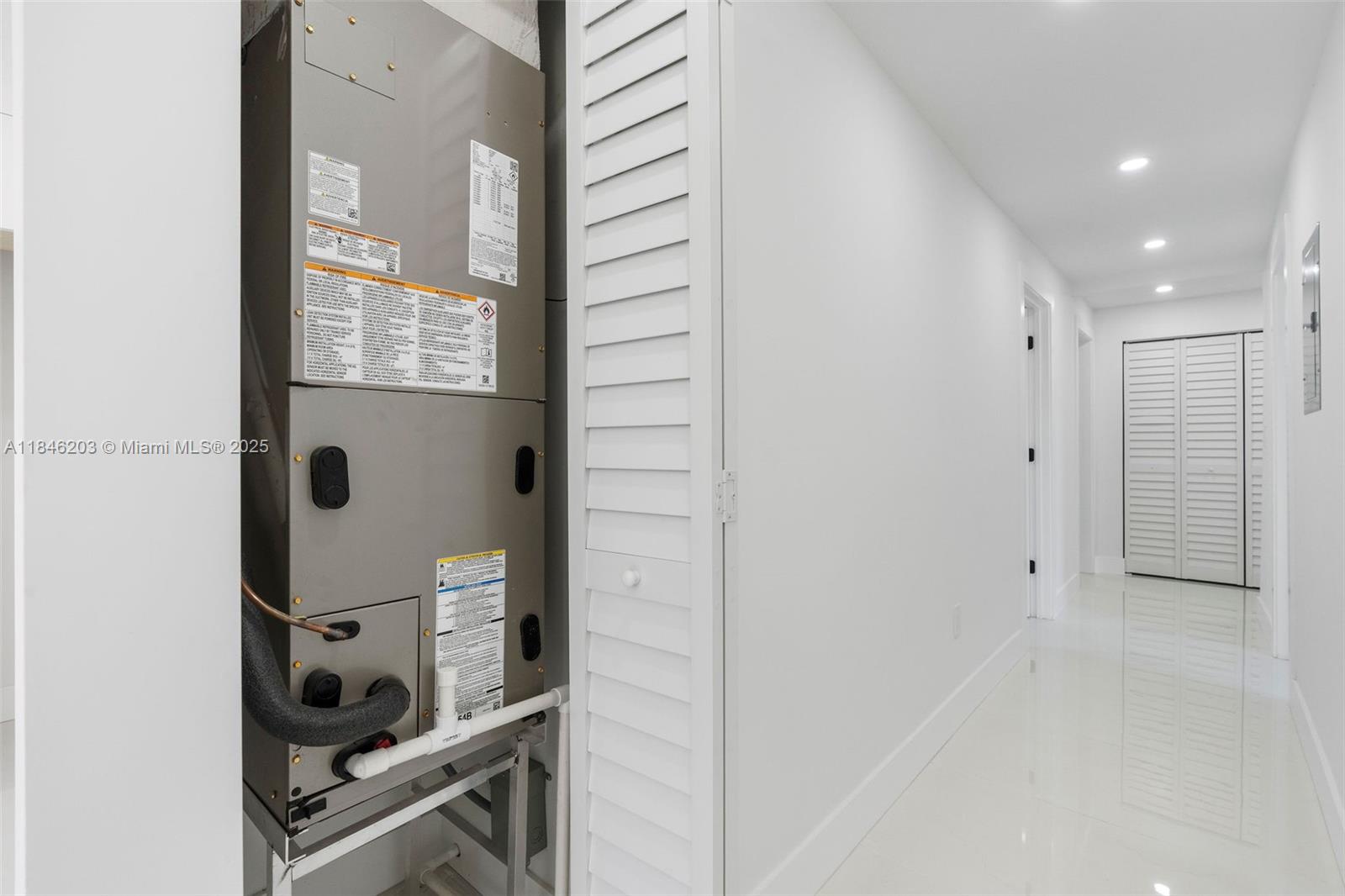 See details / 1340 sq. ft. $ 2025-07-24 0 Photo