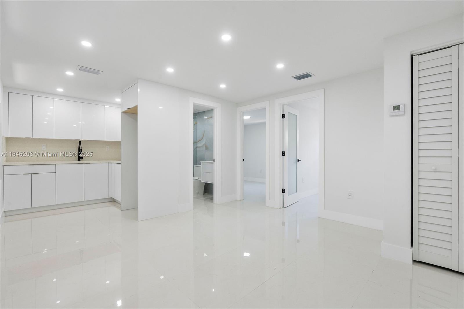 See details / 1340 sq. ft. $ 2025-07-24 0 Photo