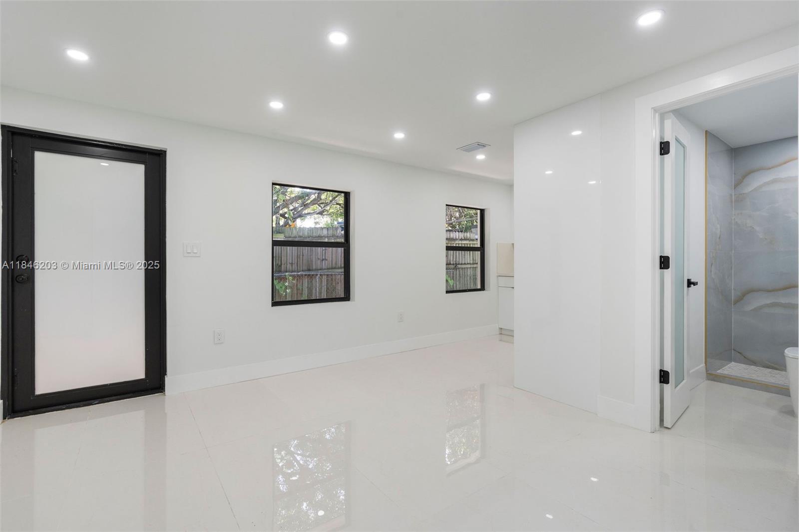 See details / 1340 sq. ft. $ 2025-07-24 0 Photo