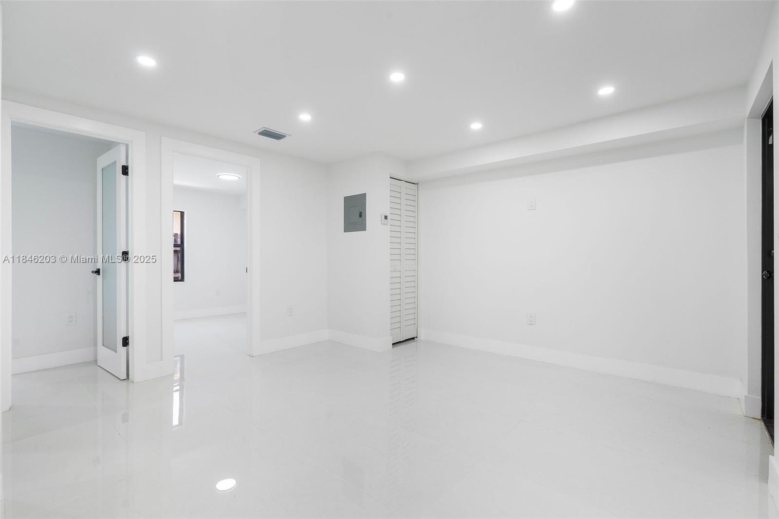 See details / 1340 sq. ft. $ 2025-07-24 0 Photo