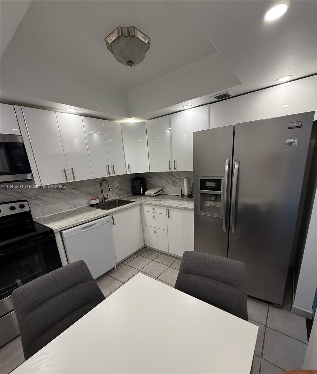 Photo of 2017 Ocean Dr  #1405, Hallandale Beach, Florida, 33009 - 