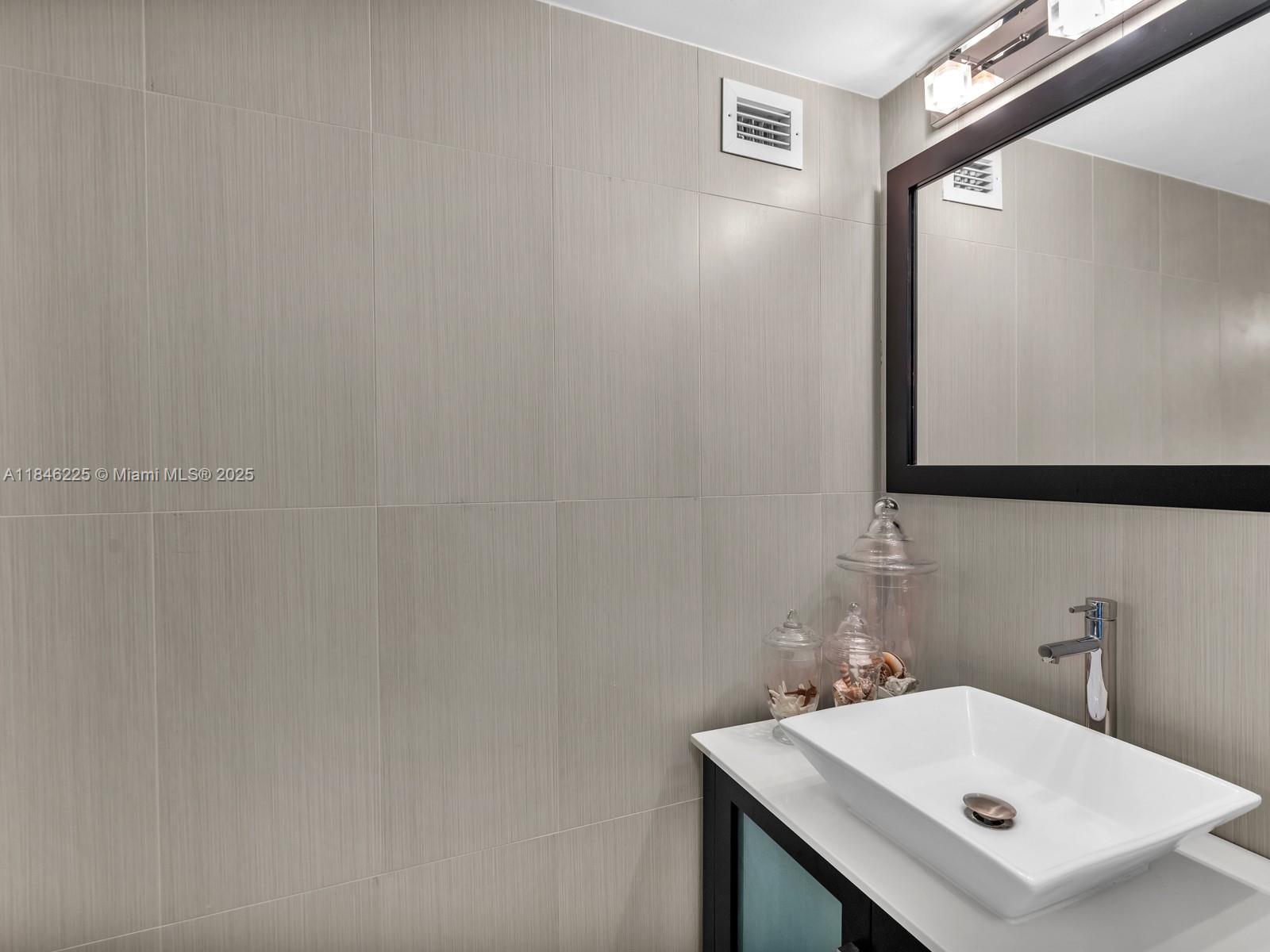 Photo of 2030 Ocean Dr  #1414, Hallandale Beach, Florida, 33009 - 