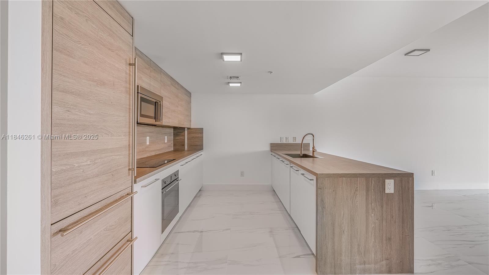 Photo of 400 Sunny Isles Blvd  #1418, Sunny Isles Beach, Florida, 33160 - 