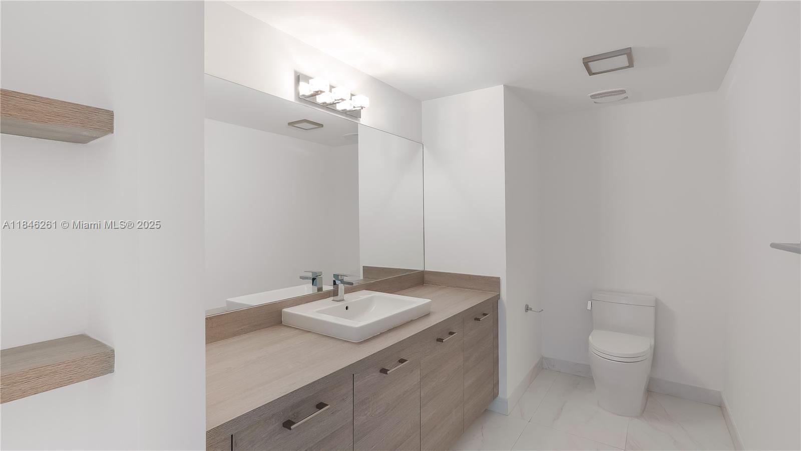 Photo of 400 Sunny Isles Blvd  #1418, Sunny Isles Beach, Florida, 33160 - 