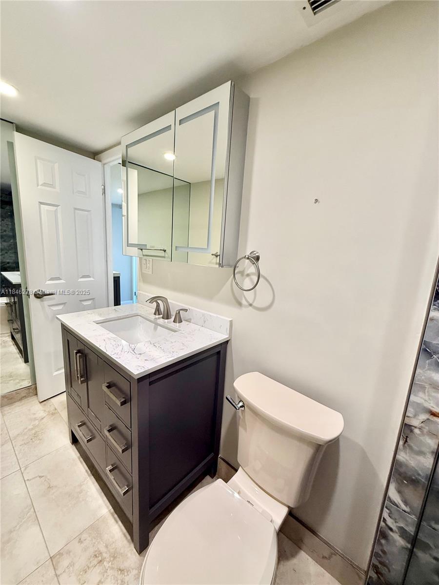 Photo of 1600 Ocean Dr  #7B, Hollywood, Florida, 33019 - 