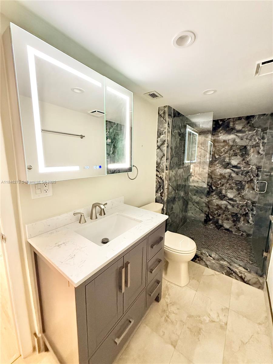Photo of 1600 Ocean Dr  #7B, Hollywood, Florida, 33019 - 