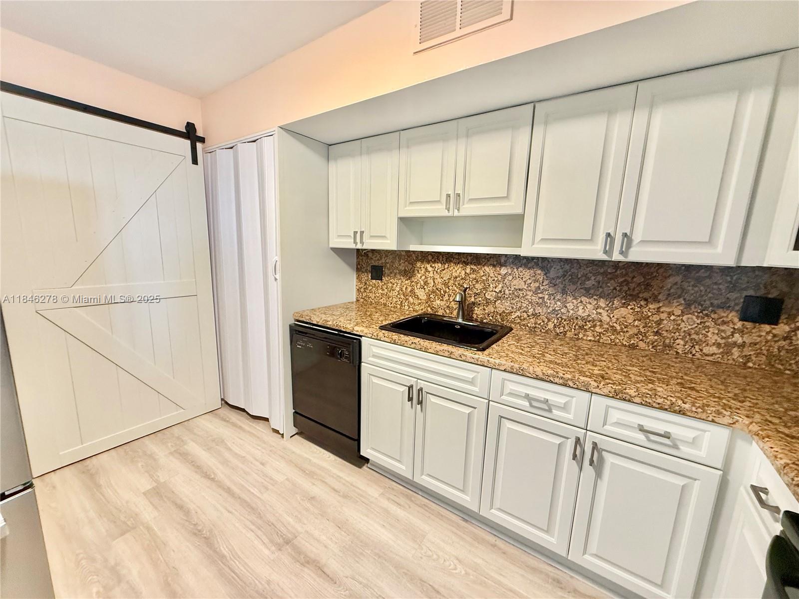 Photo of 1600 Ocean Dr  #7B, Hollywood, Florida, 33019 - 