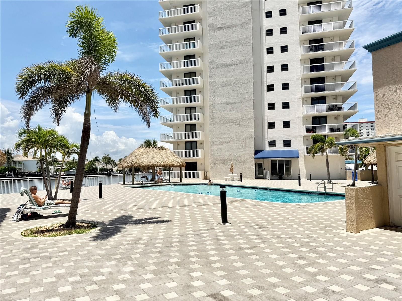 Photo of 1600 Ocean Dr  #7B, Hollywood, Florida, 33019 - plenty of room to relax