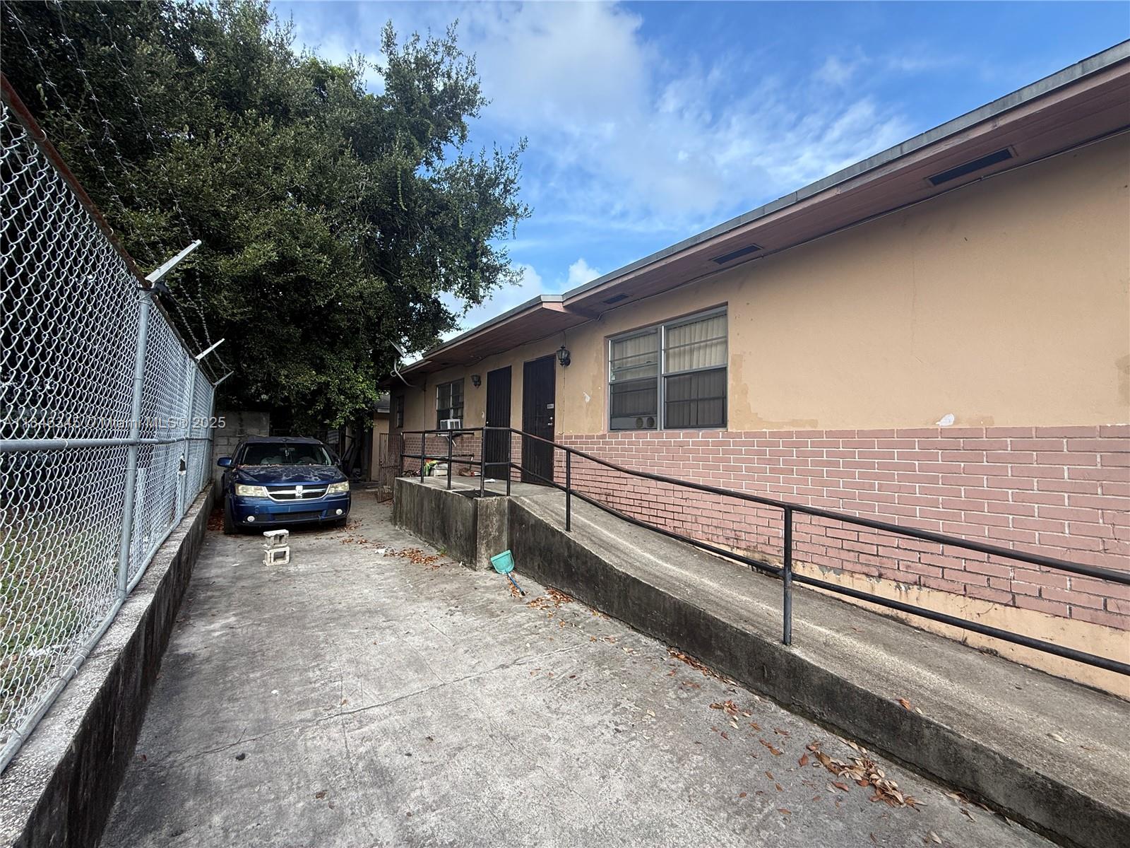 See details / 1940 sq. ft. $ 2025-07-24 0 Photo