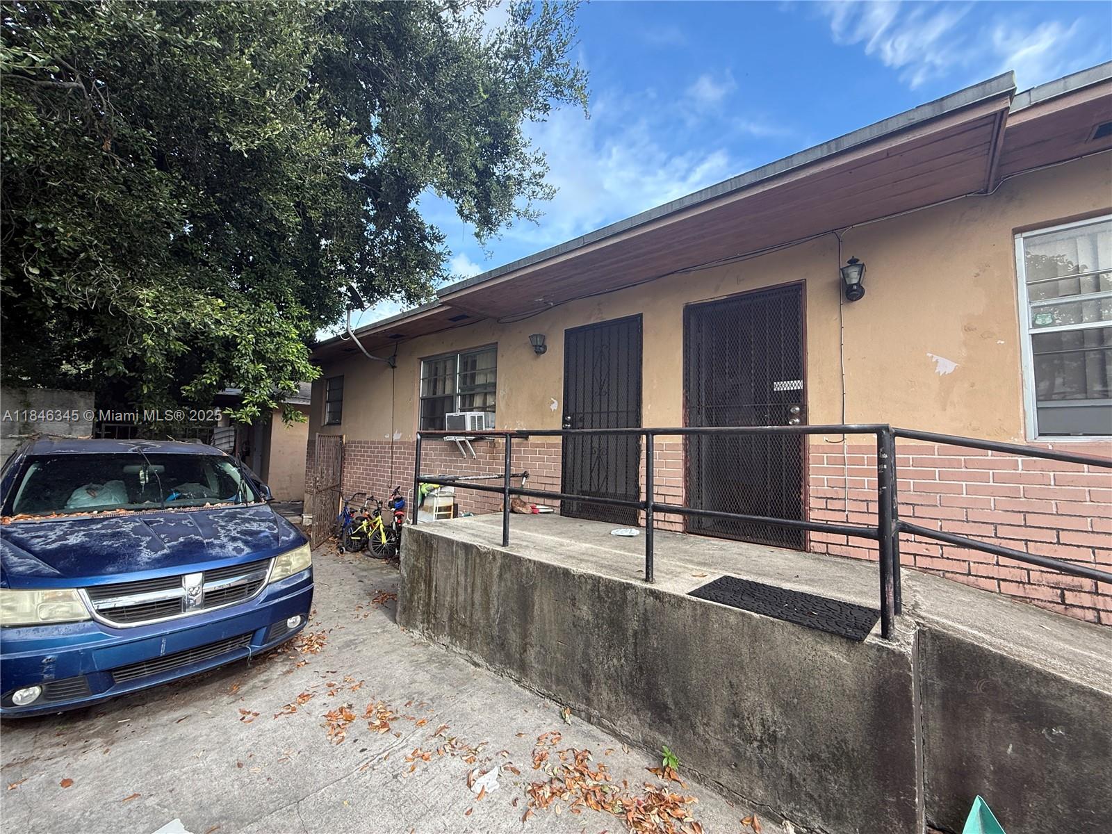 See details / 1940 sq. ft. $ 2025-07-24 0 Photo