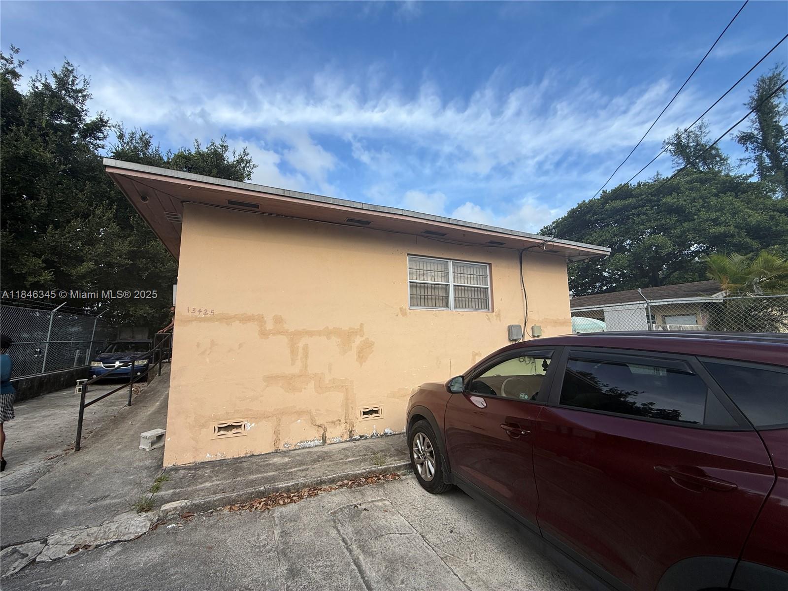 See details / 1940 sq. ft. $ 2025-07-24 0 Photo