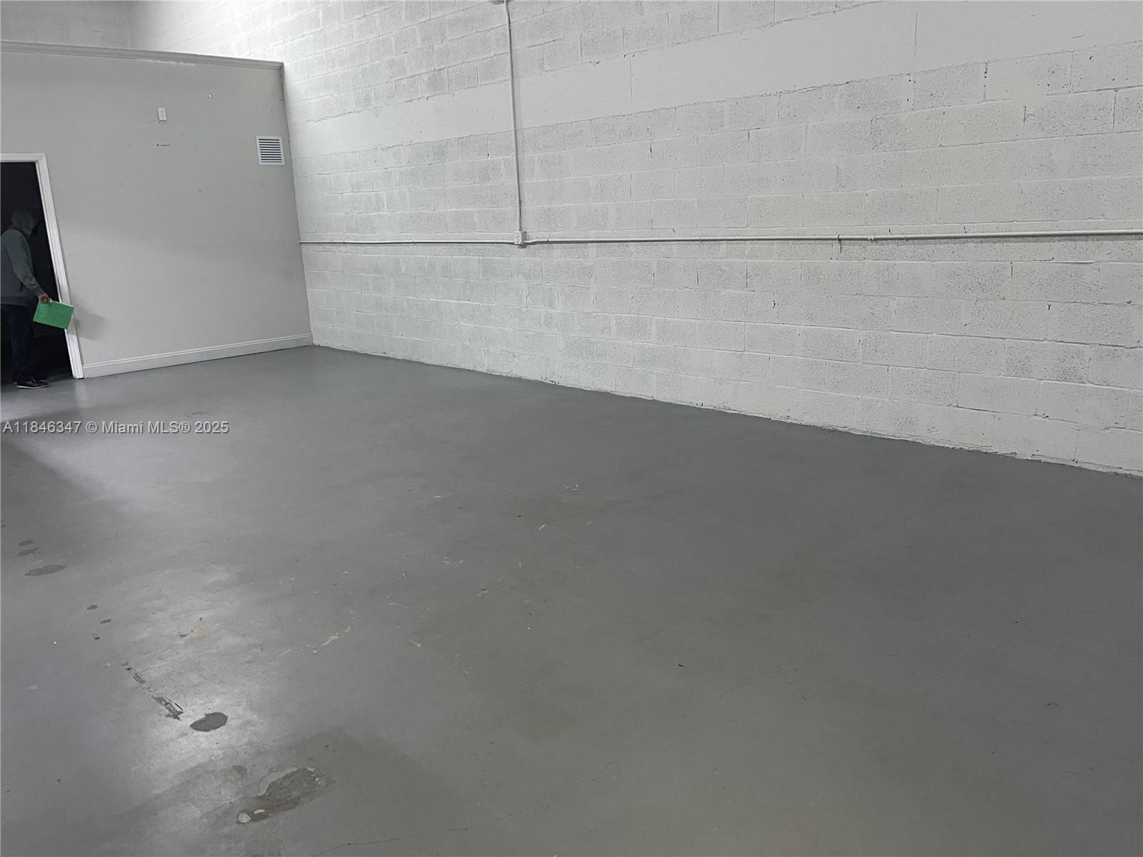 See details 2 / sq. ft. $ 2025-07-24 0 Photo