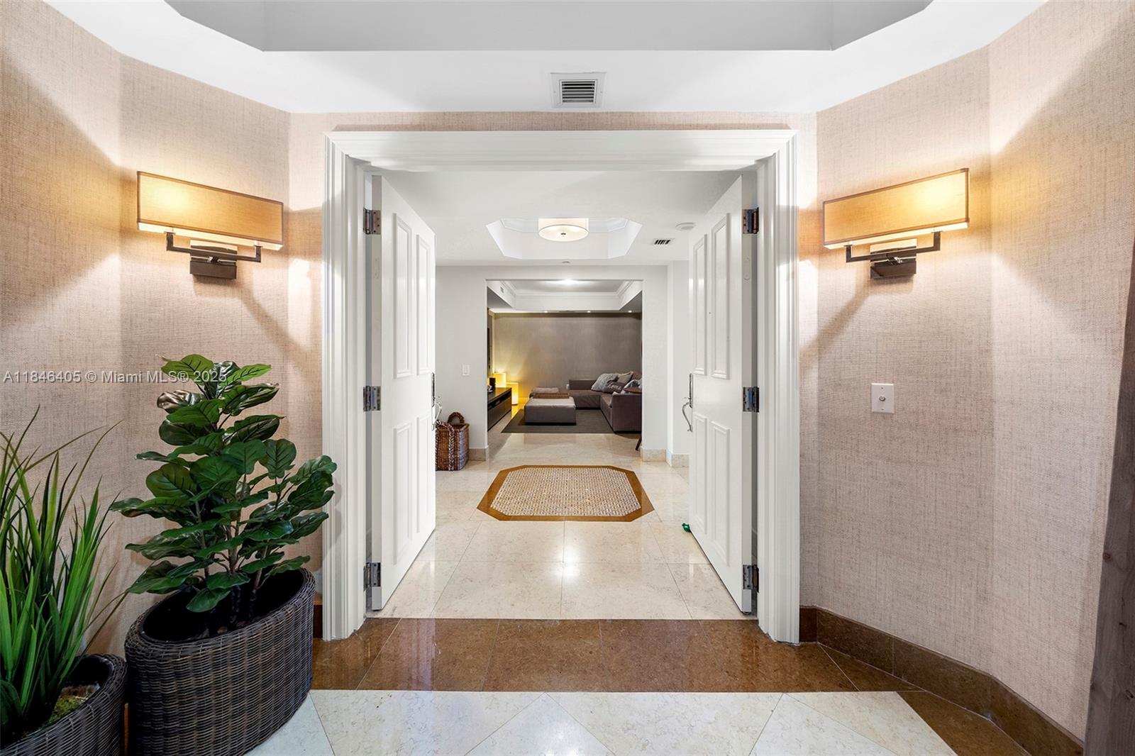 Ver detalles 1007 3 / 4 2840 sq. ft. $ 2025-07-24 0 foto