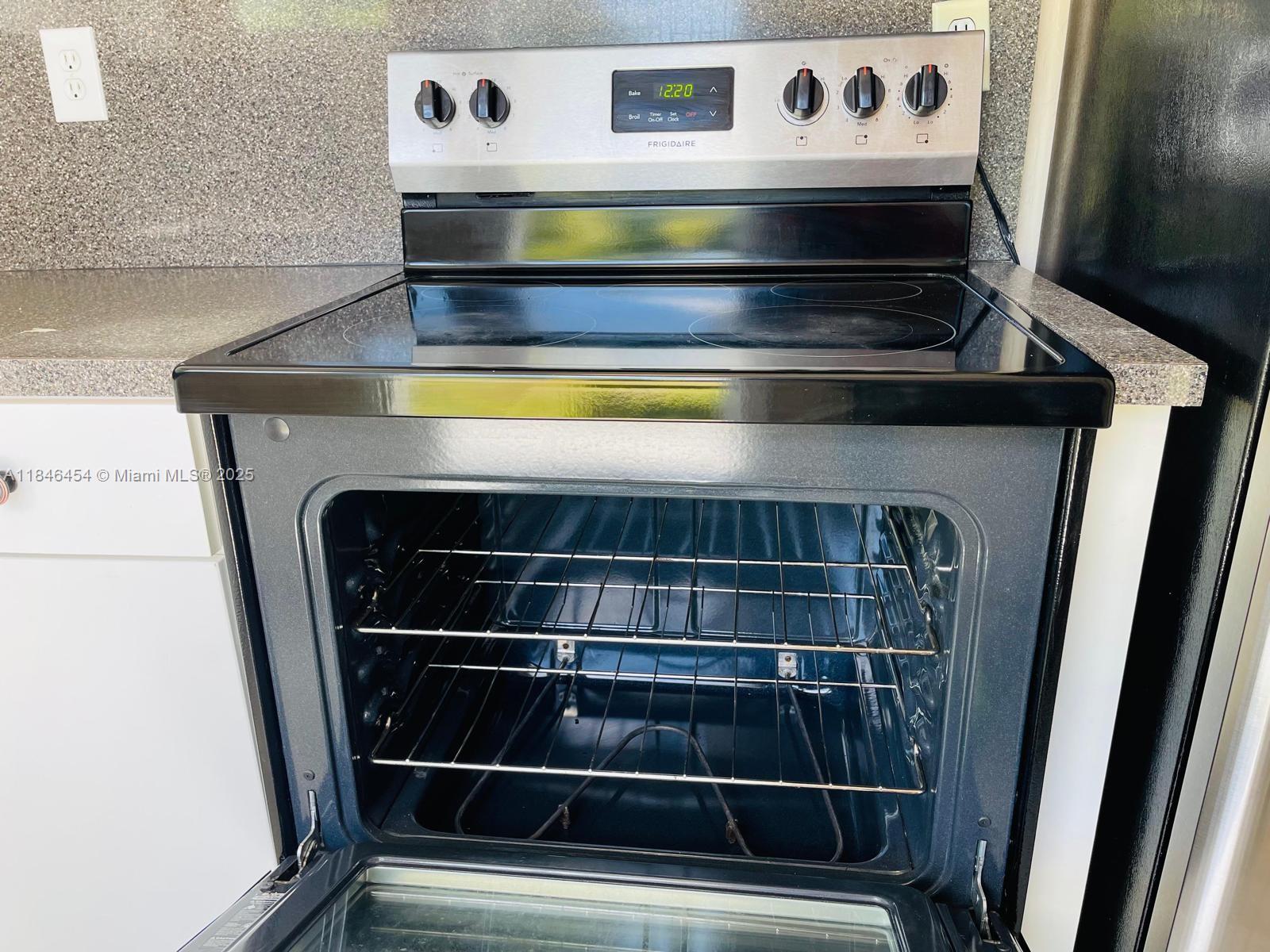 Ver detalles / 2563 sq. ft. $ 2025-07-24 0 foto