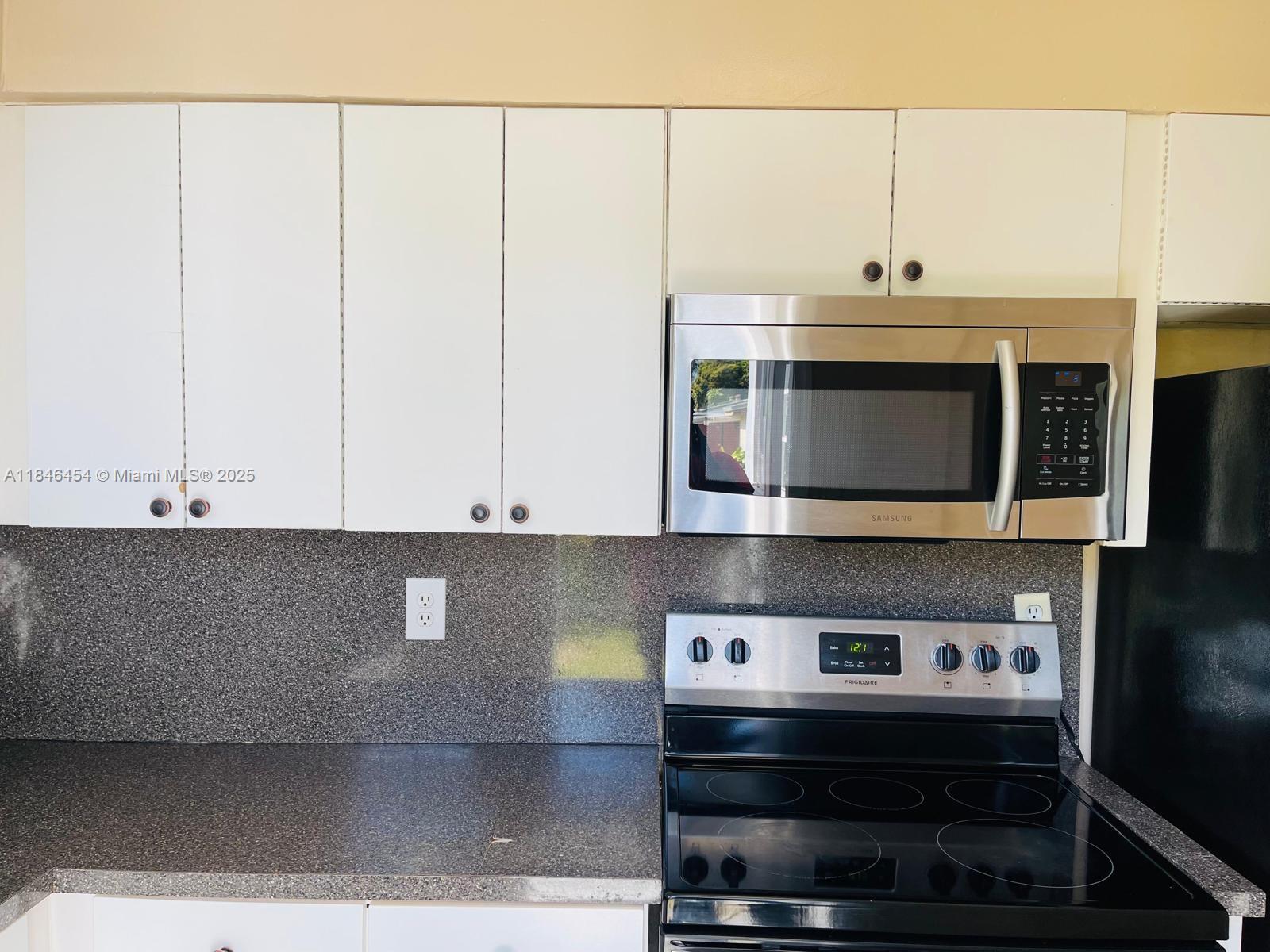 Ver detalles / 2563 sq. ft. $ 2025-07-24 0 foto