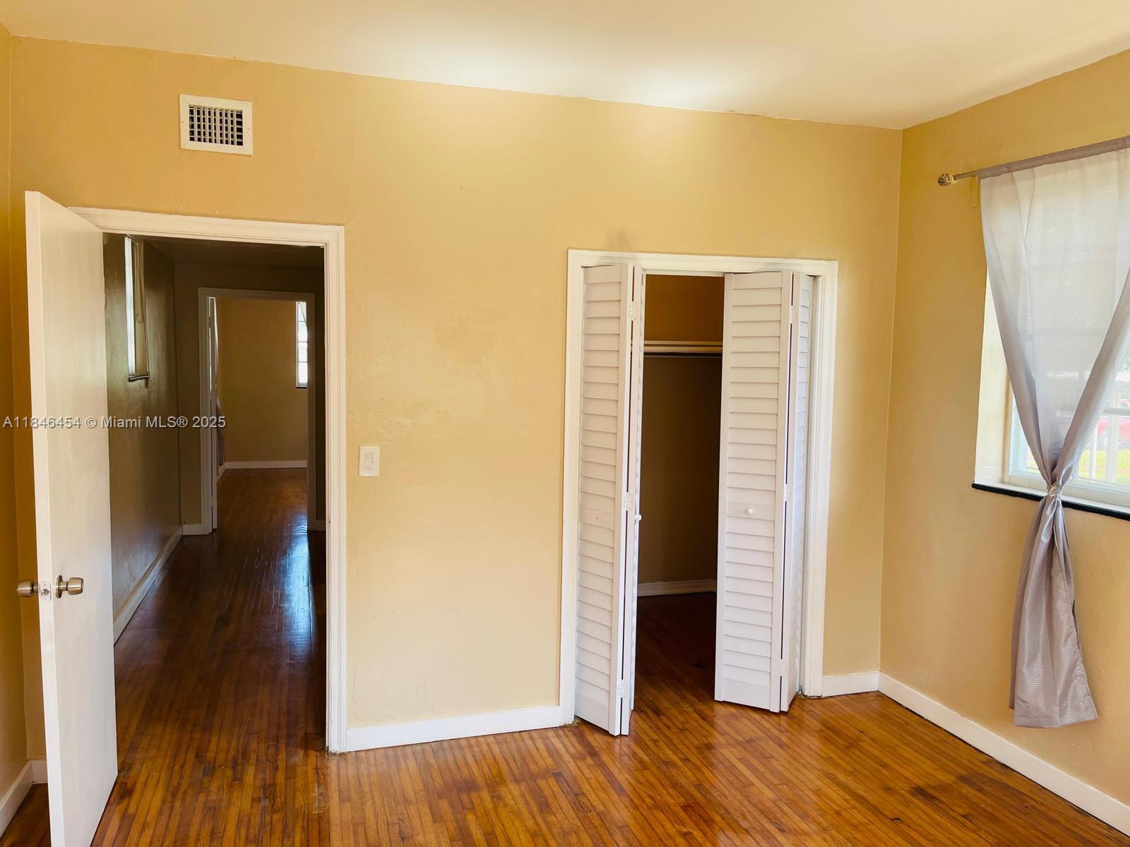 Ver detalles / 2563 sq. ft. $ 2025-07-24 0 foto