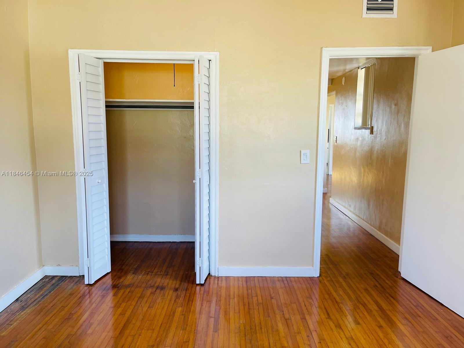 Ver detalles / 2563 sq. ft. $ 2025-07-24 0 foto