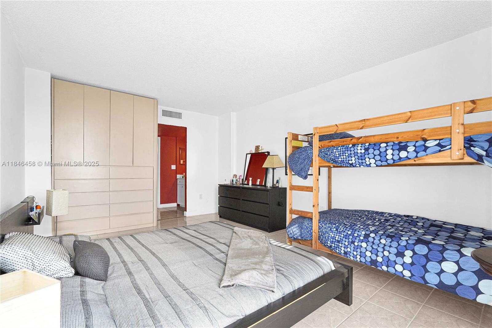 Photo of 3675 Country Club Dr  #2204, Aventura, Florida, 33180 - 