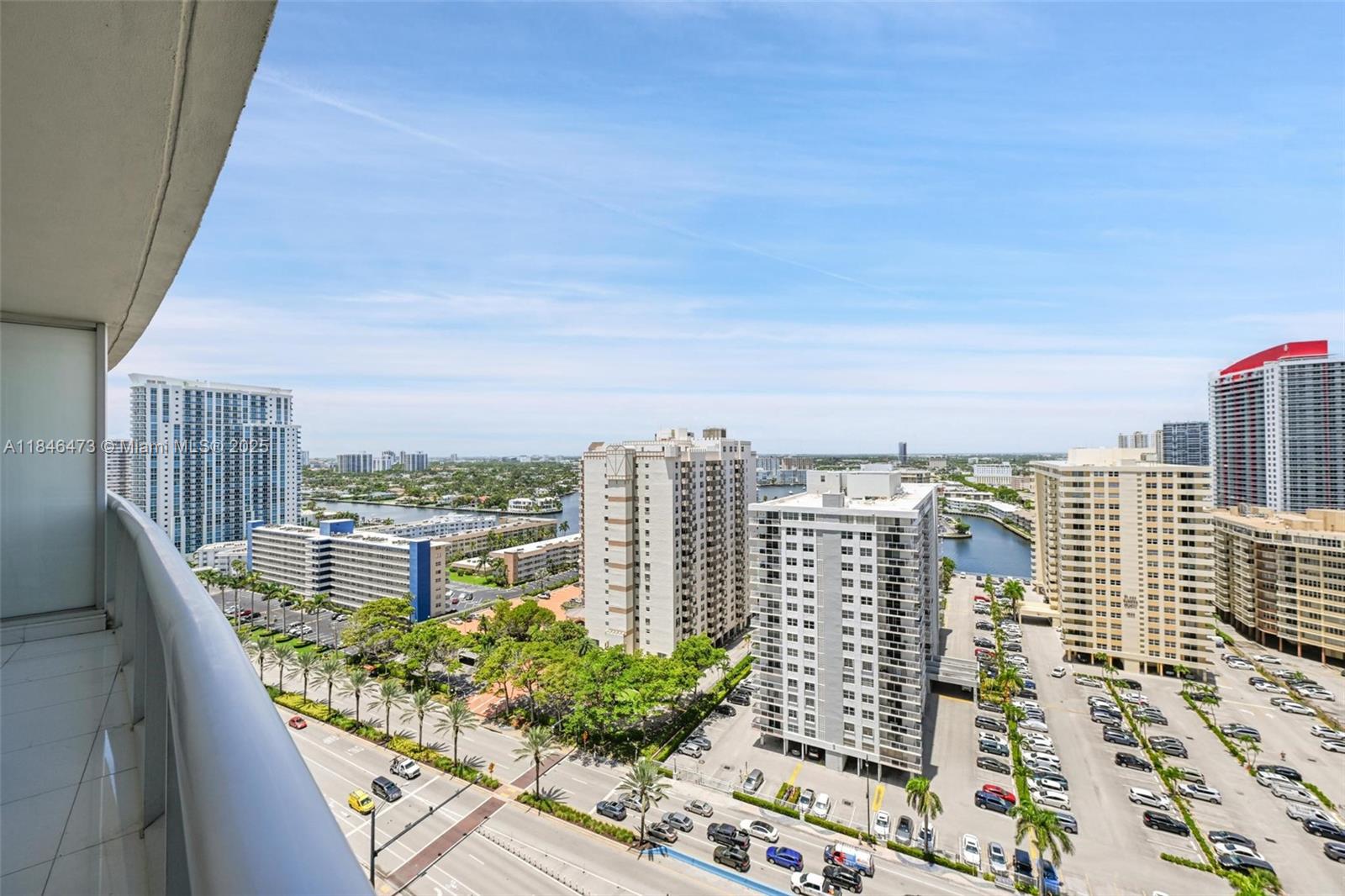 Ver detalles 1907 3 / 3 1571 sq. ft. $ 2025-07-24 0 foto
