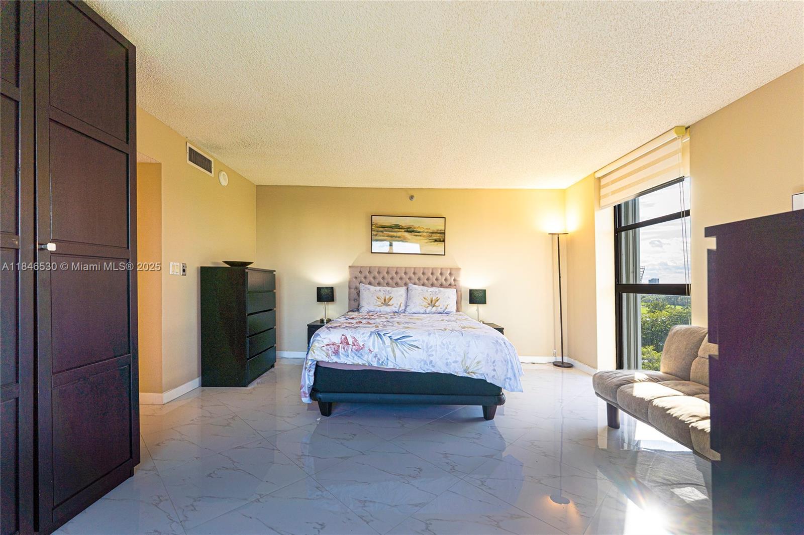 Photo of 20225 34th Ct  #818, Aventura, Florida, 33180 - 