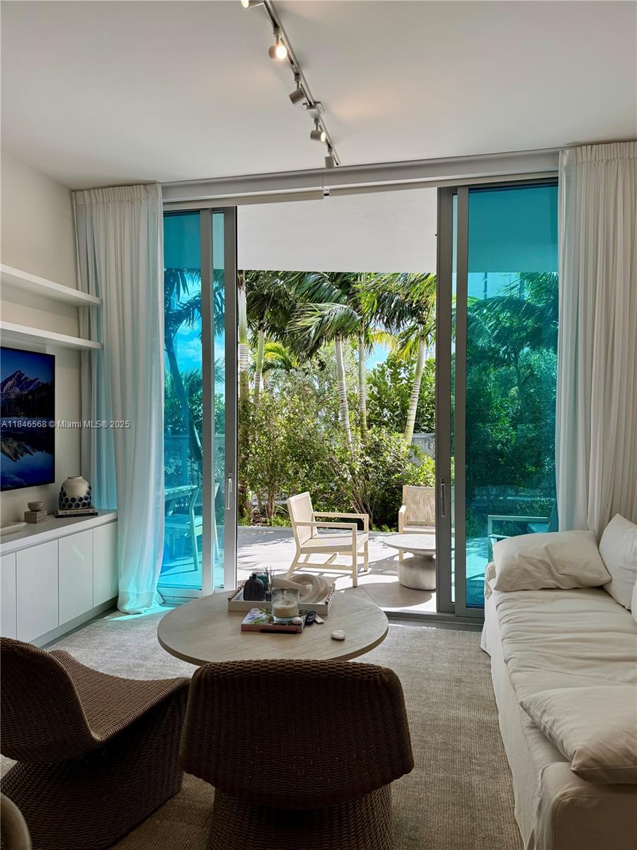 See details 402 2 / 3 1391 sq. ft. $ 2025-07-24 0 Photo
