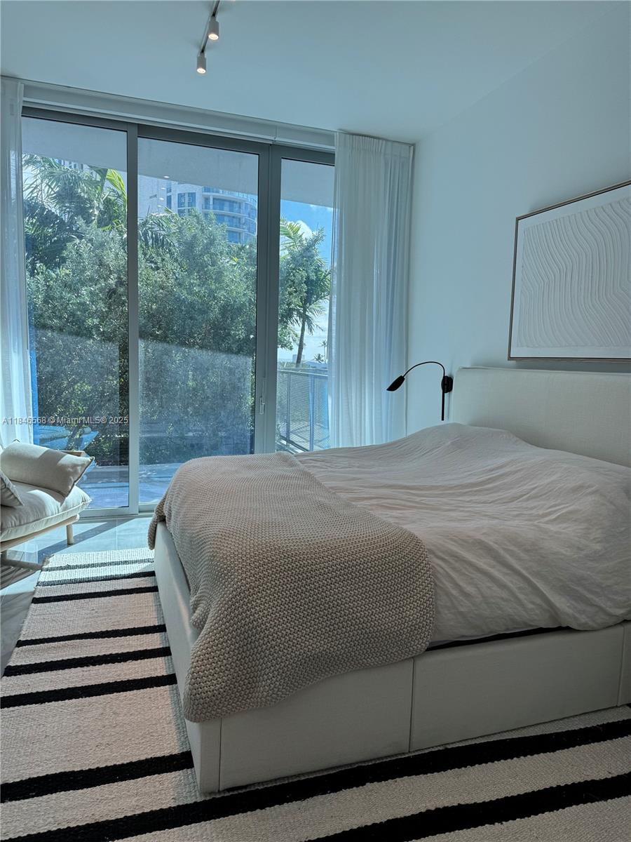 See details 402 2 / 3 1391 sq. ft. $ 2025-07-24 0 Photo