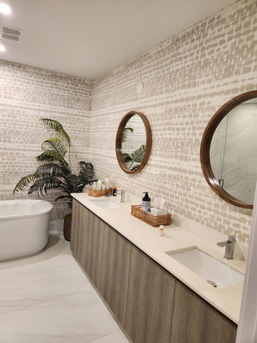 See details 402 2 / 3 1391 sq. ft. $ 2025-07-24 0 Photo