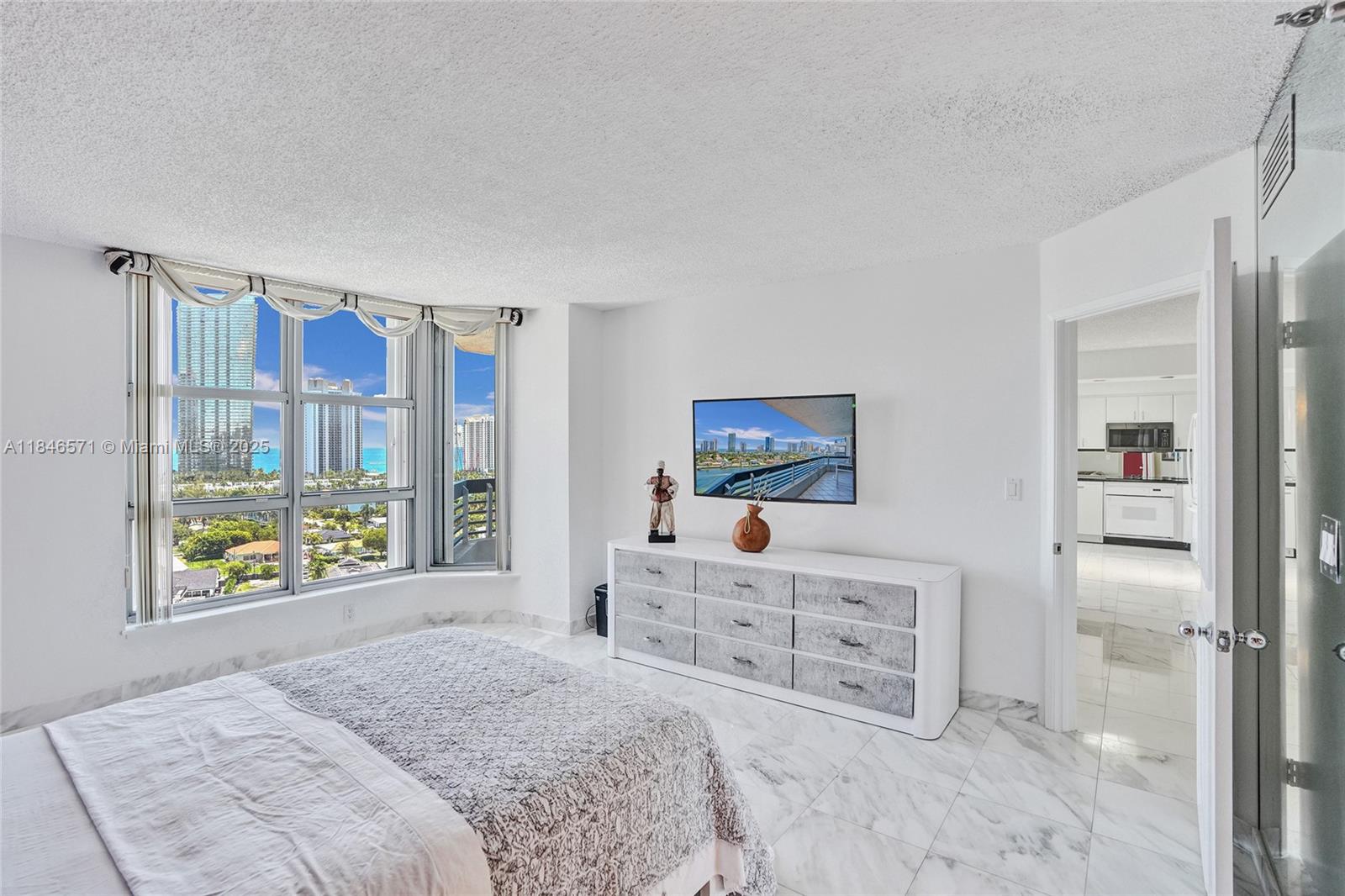 Photo of 19101 Mystic Pointe Dr  #1711, Aventura, Florida, 33180 - 