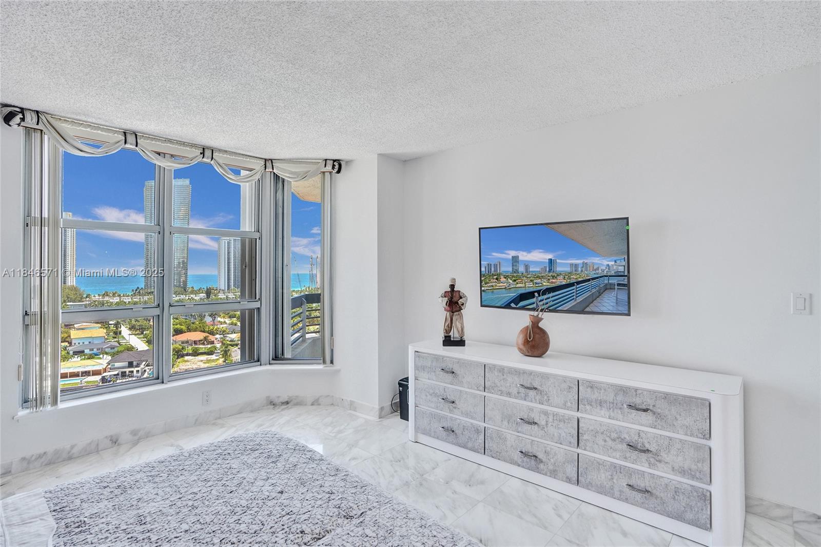 Photo of 19101 Mystic Pointe Dr  #1711, Aventura, Florida, 33180 - 