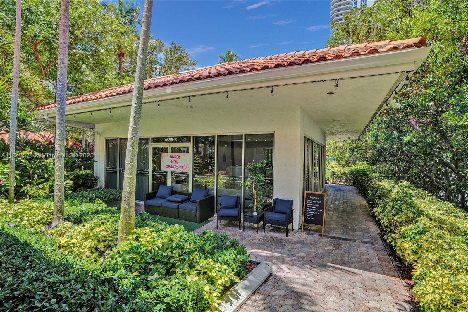 Photo of 19101 Mystic Pointe Dr  #1711, Aventura, Florida, 33180 - Salon